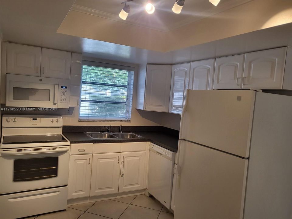 最近售出: $975,000 (0 贝兹, 0 浴室, 5097 平方英尺)