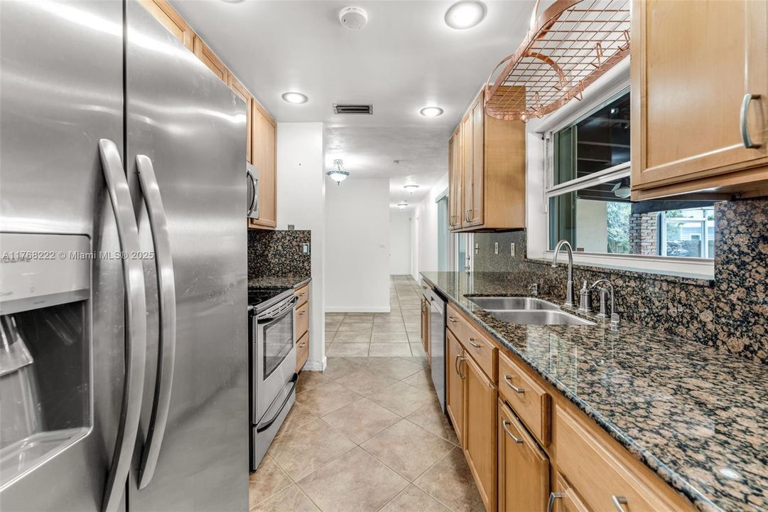 UPDATED KITCHEN STAINLESS APPLIANCES