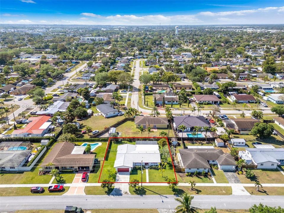 IMPECCABLY KEPT HOME READY FOR NEW OWNER