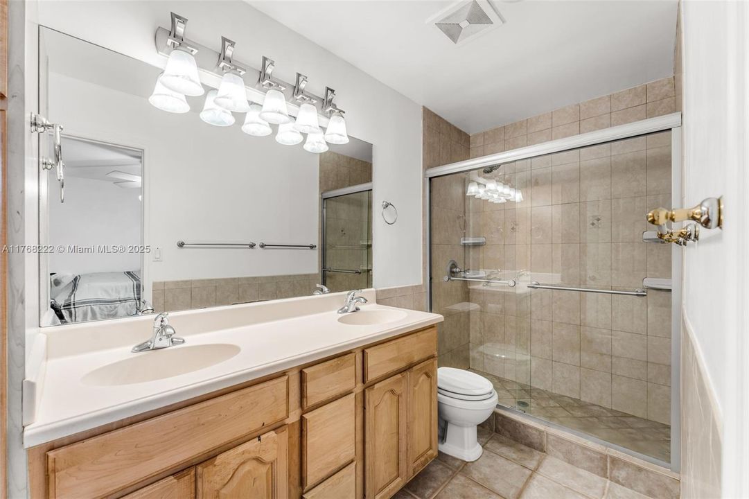 PRIMARY BATH HAS DOUBLE SINKS