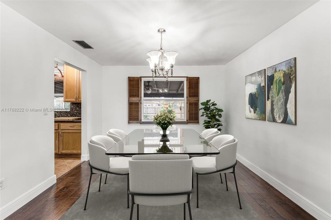 Recently Sold: $599,999 (4 beds, 2 baths, 1737 Square Feet)