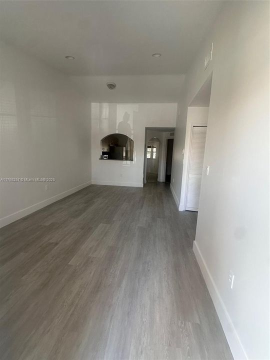 Recently Rented: $1,900 (2 beds, 2 baths, 815 Square Feet)