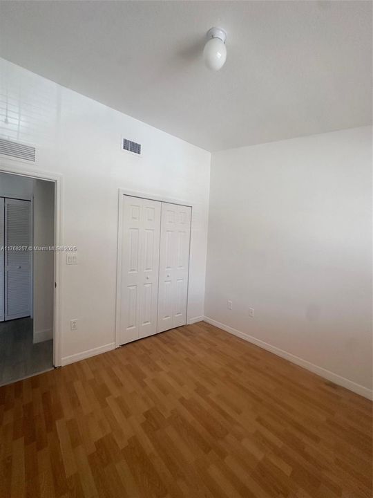 Recently Rented: $1,900 (2 beds, 2 baths, 815 Square Feet)