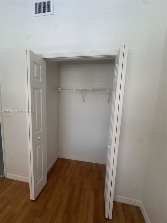 Recently Rented: $1,900 (2 beds, 2 baths, 815 Square Feet)