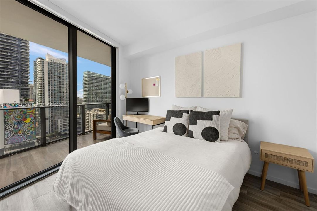 На продажу: $890,000 (2 спален, 2 ванн, 1119 Квадратных фут)