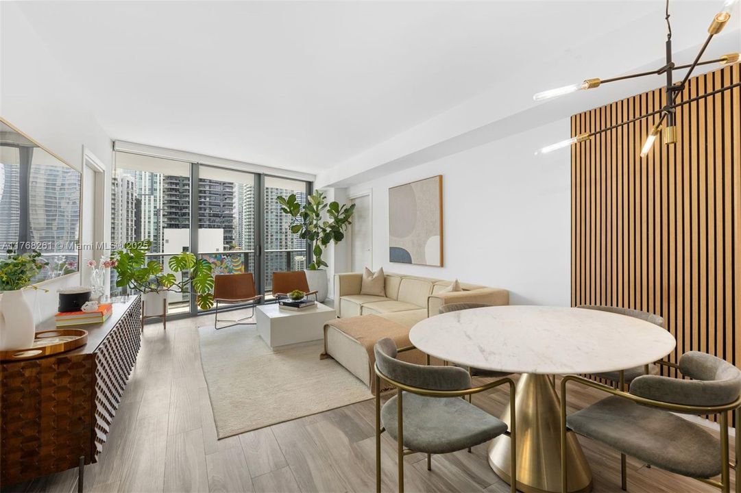 На продажу: $890,000 (2 спален, 2 ванн, 1119 Квадратных фут)