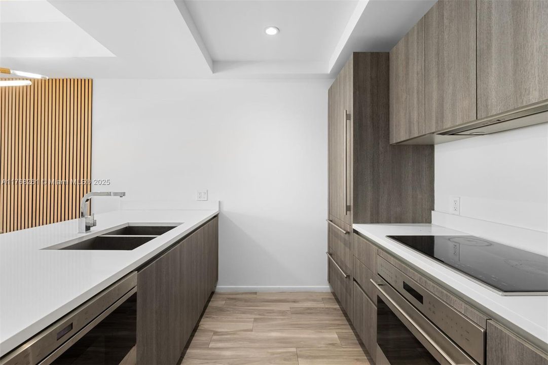 На продажу: $890,000 (2 спален, 2 ванн, 1119 Квадратных фут)