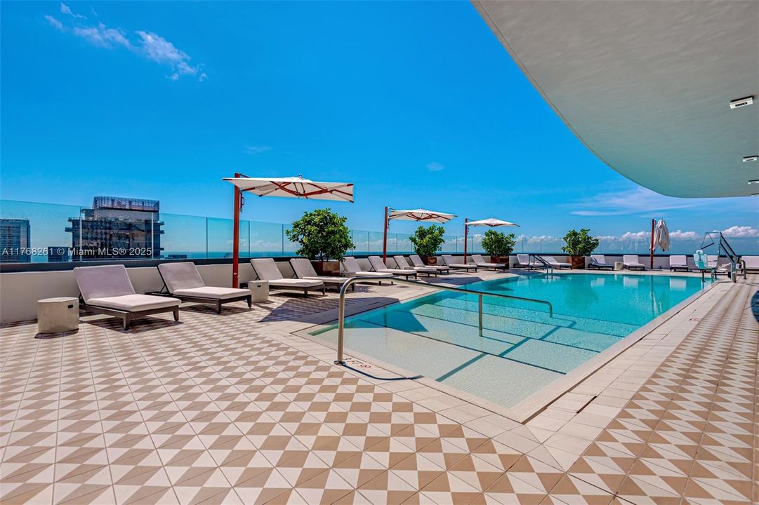 На продажу: $890,000 (2 спален, 2 ванн, 1119 Квадратных фут)