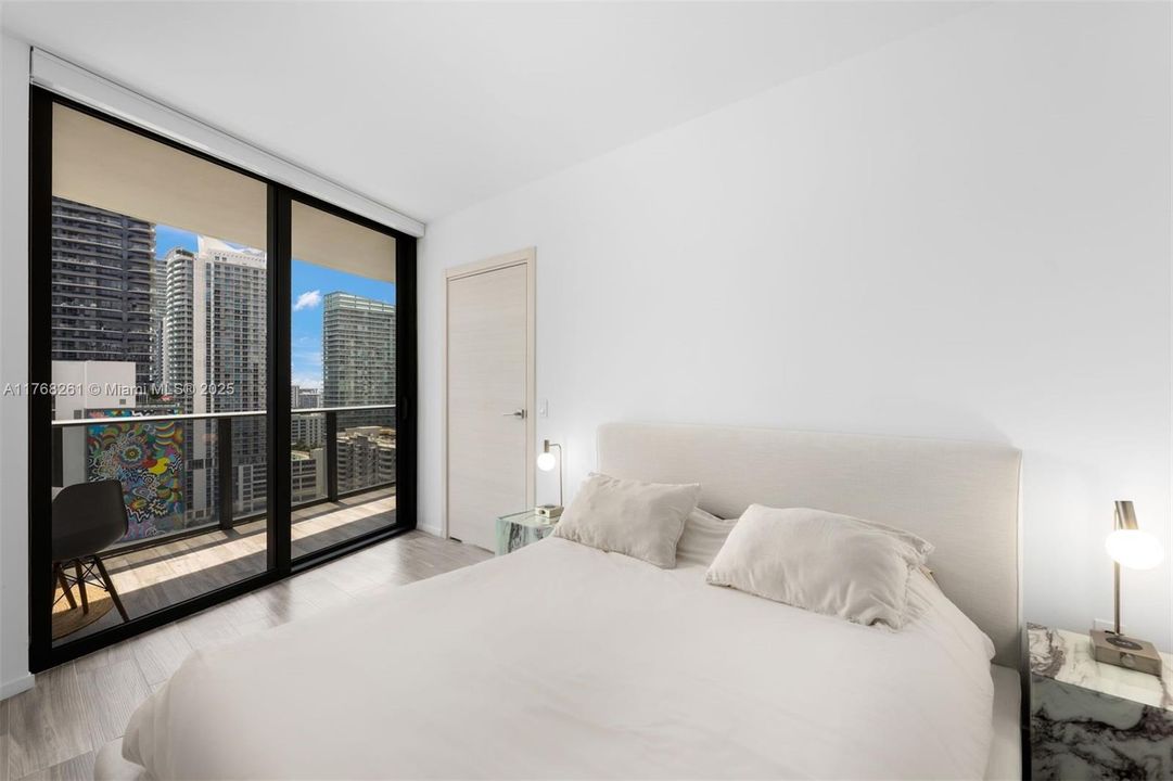 На продажу: $890,000 (2 спален, 2 ванн, 1119 Квадратных фут)