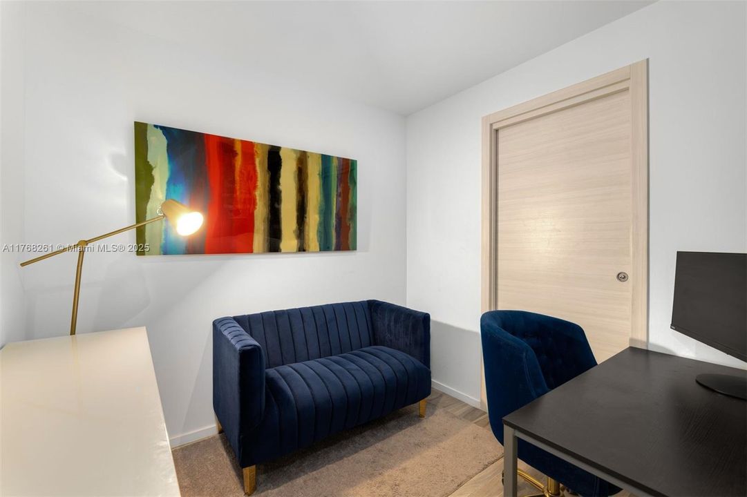 На продажу: $890,000 (2 спален, 2 ванн, 1119 Квадратных фут)