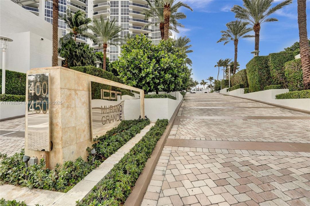 For Sale: $2,130,000 (2 beds, 2 baths, 1649 Square Feet)