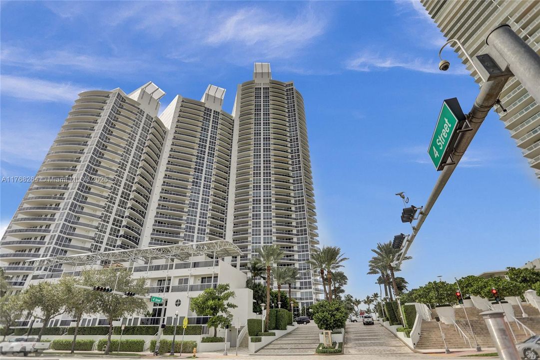 For Sale: $2,130,000 (2 beds, 2 baths, 1649 Square Feet)