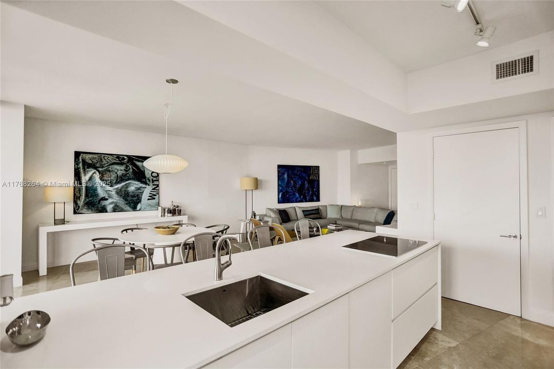 For Sale: $2,130,000 (2 beds, 2 baths, 1649 Square Feet)