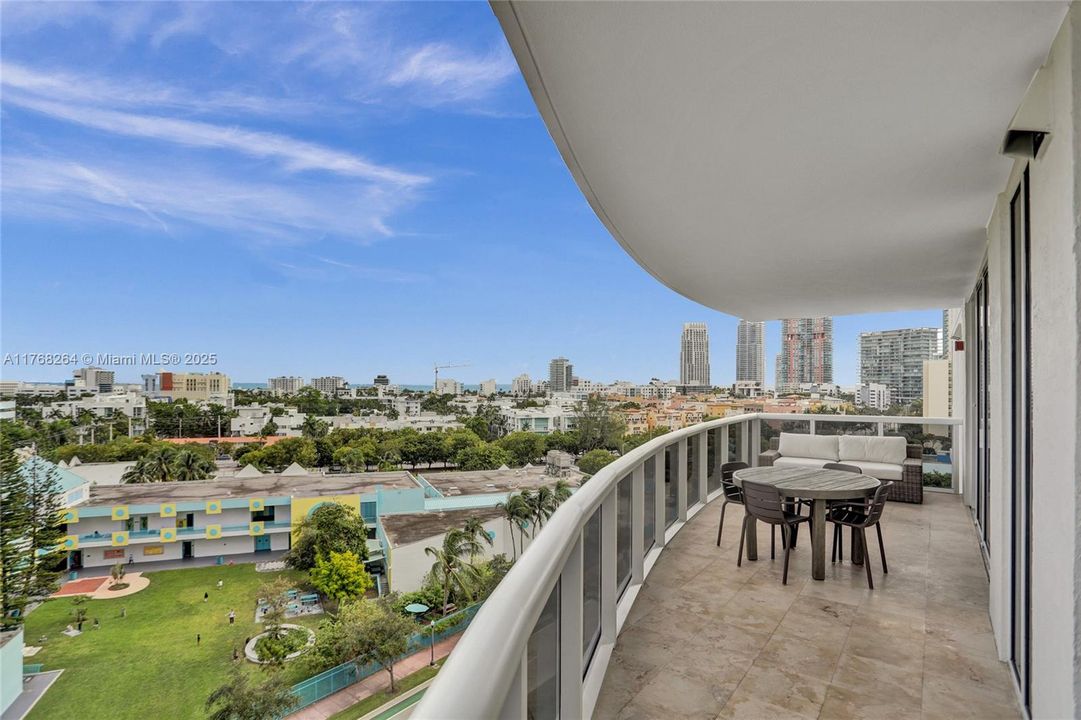 For Sale: $2,130,000 (2 beds, 2 baths, 1649 Square Feet)