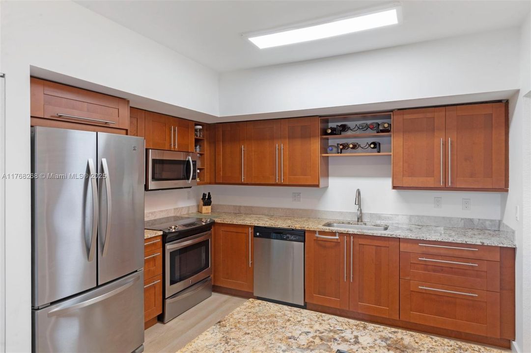 Vendido Recientemente: $360,000 (2 camas, 2 baños, 1536 Pies cuadrados)