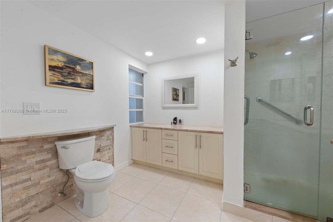 Vendido Recientemente: $360,000 (2 camas, 2 baños, 1536 Pies cuadrados)