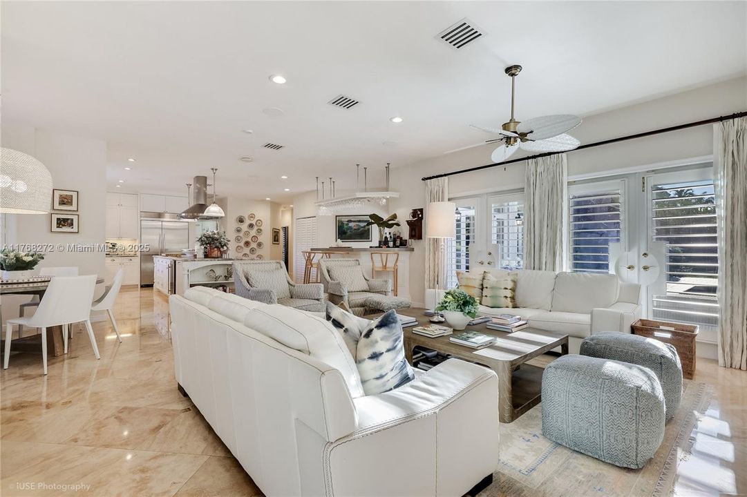 Recently Sold: $3,449,999 (5 beds, 4 baths, 4017 Square Feet)