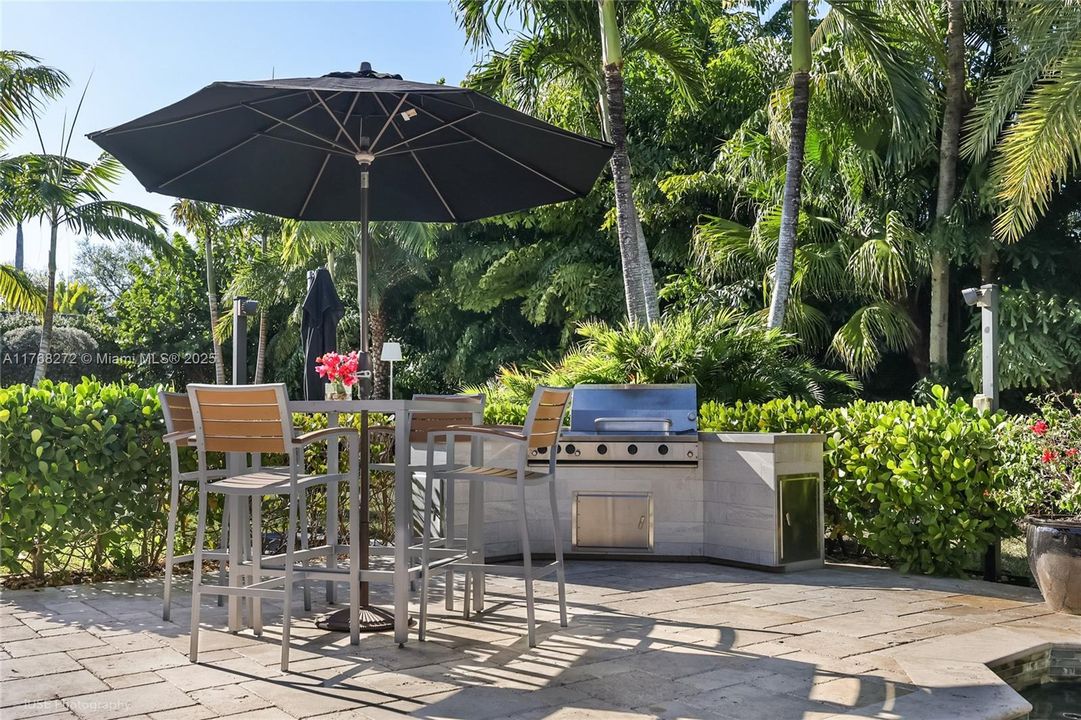 Recently Sold: $3,449,999 (5 beds, 4 baths, 4017 Square Feet)