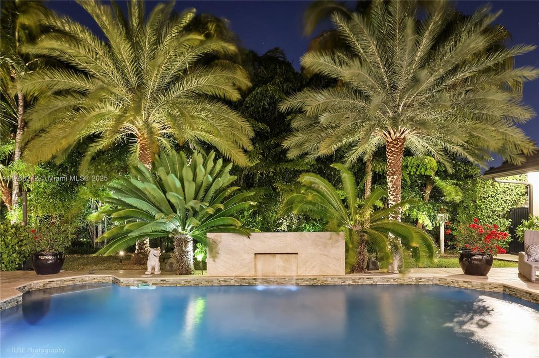 Recently Sold: $3,449,999 (5 beds, 4 baths, 4017 Square Feet)