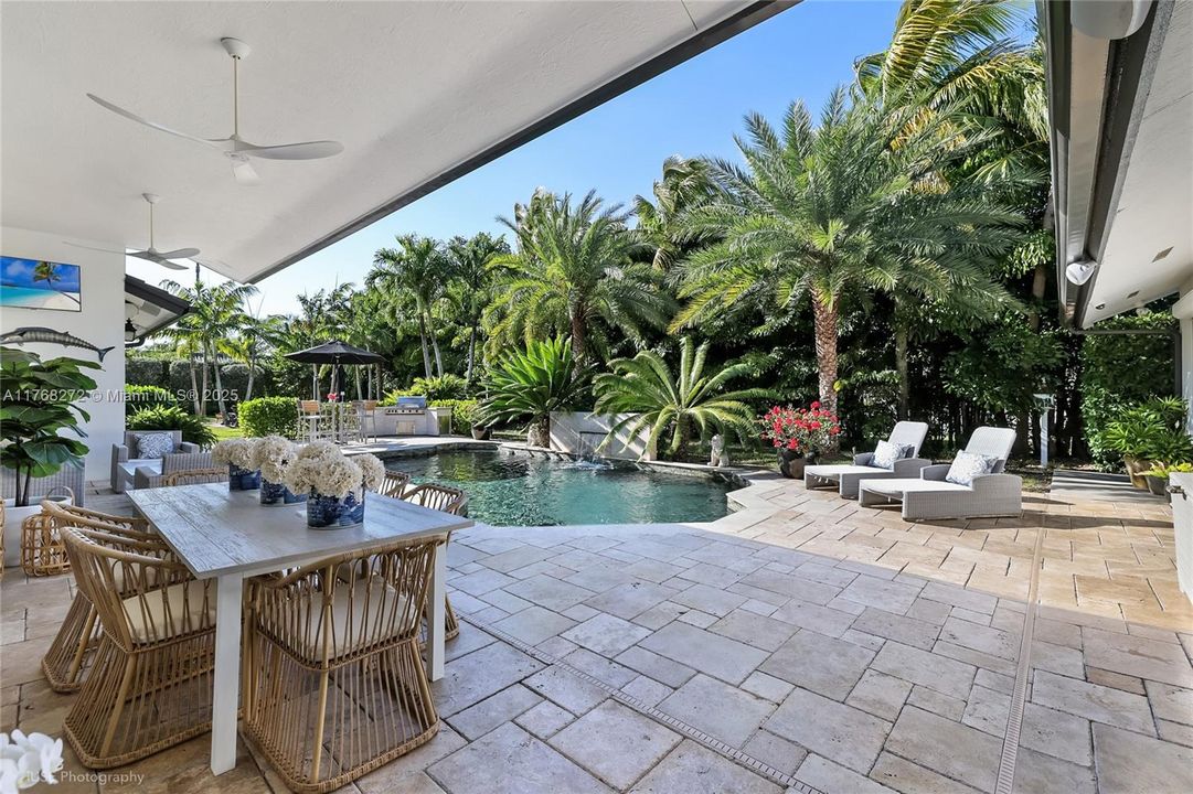 Recently Sold: $3,449,999 (5 beds, 4 baths, 4017 Square Feet)