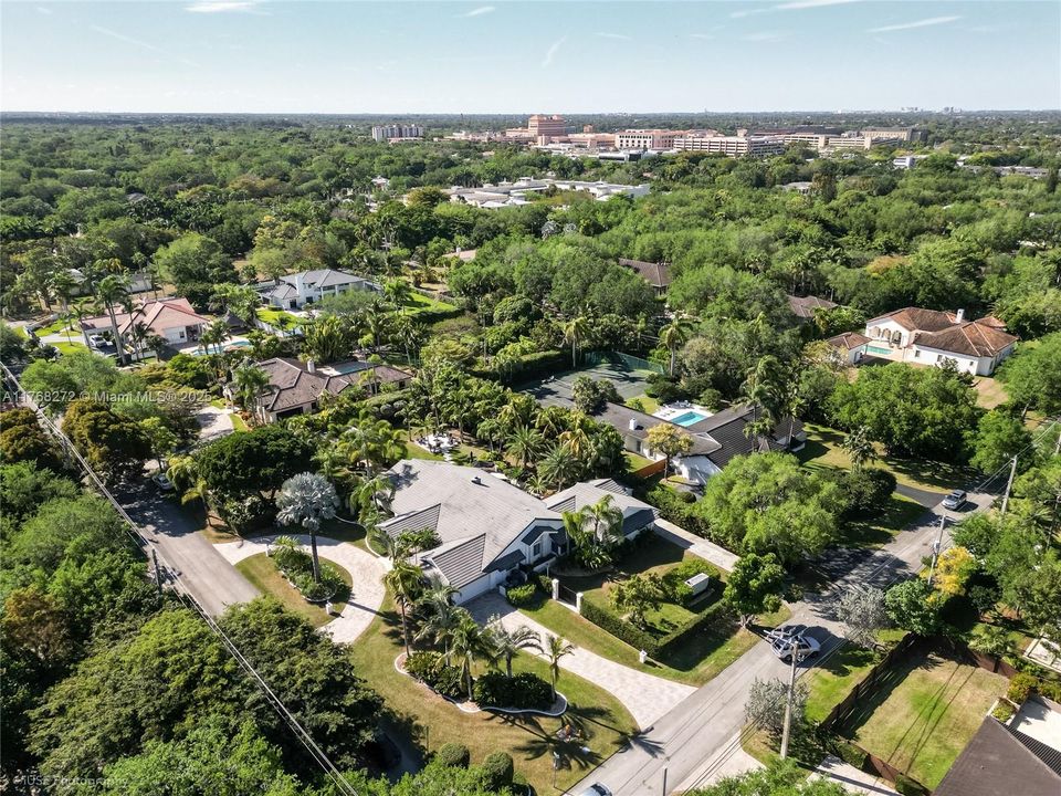 Recently Sold: $3,449,999 (5 beds, 4 baths, 4017 Square Feet)