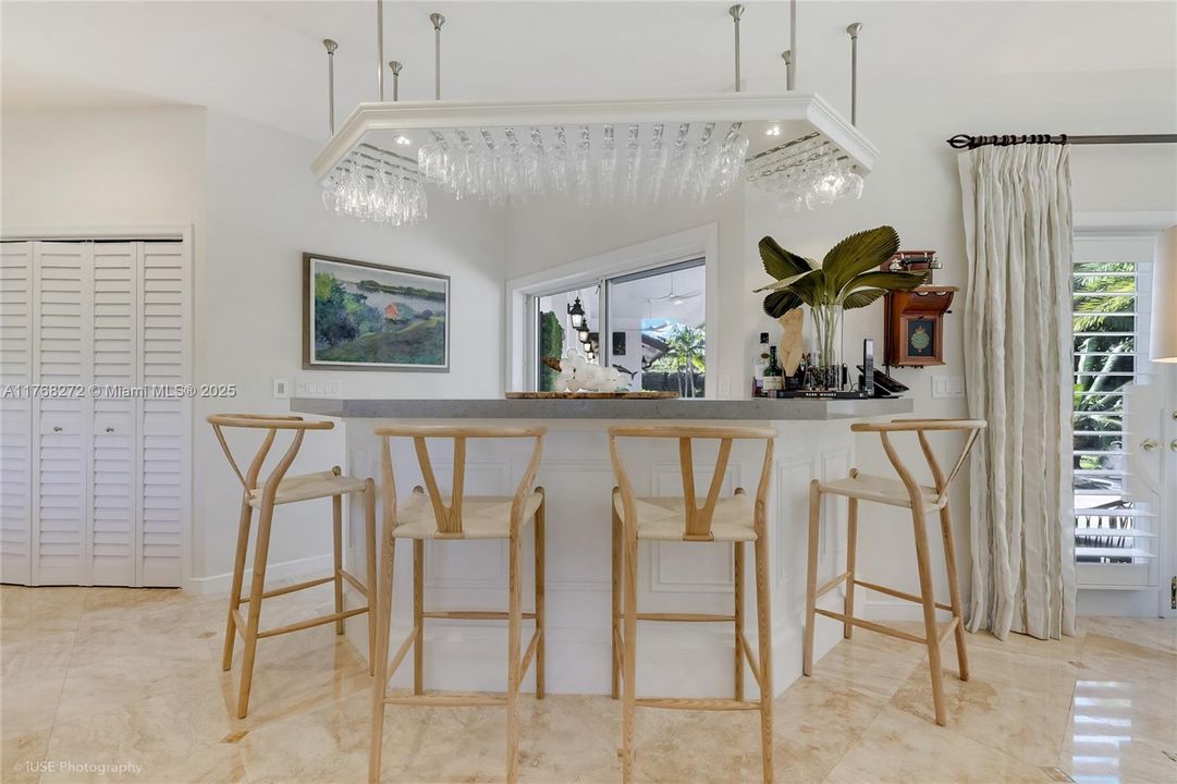 Recently Sold: $3,449,999 (5 beds, 4 baths, 4017 Square Feet)