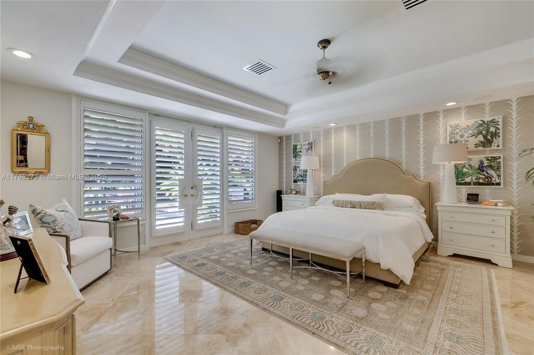 Recently Sold: $3,449,999 (5 beds, 4 baths, 4017 Square Feet)