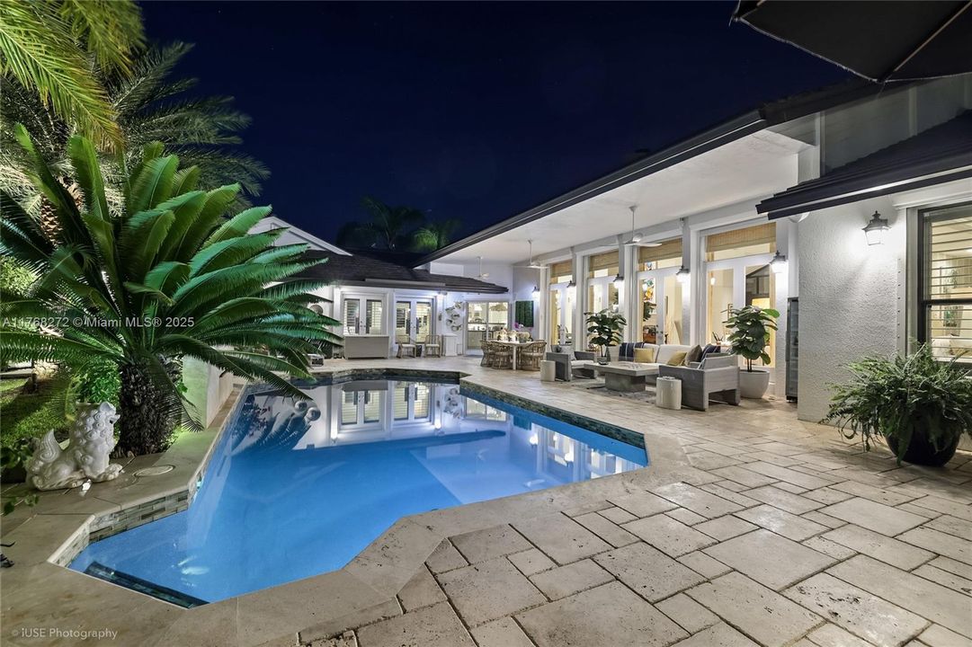 Recently Sold: $3,449,999 (5 beds, 4 baths, 4017 Square Feet)