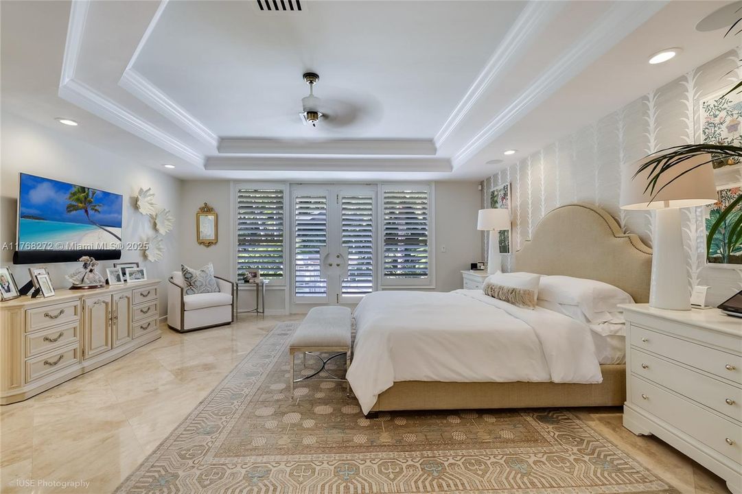 Recently Sold: $3,449,999 (5 beds, 4 baths, 4017 Square Feet)