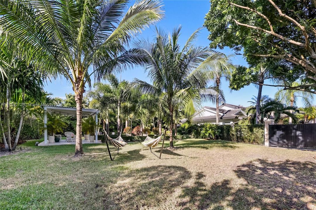 Recently Sold: $3,449,999 (5 beds, 4 baths, 4017 Square Feet)