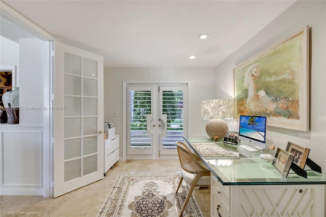 Recently Sold: $3,449,999 (5 beds, 4 baths, 4017 Square Feet)