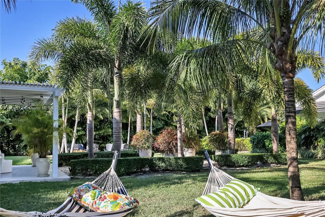 Recently Sold: $3,449,999 (5 beds, 4 baths, 4017 Square Feet)