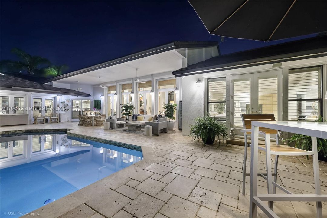 Recently Sold: $3,449,999 (5 beds, 4 baths, 4017 Square Feet)