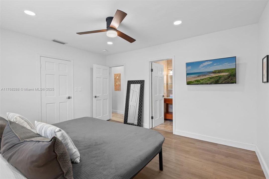 Недавно продано: $789,000 (3 спален, 2 ванн, 1957 Квадратных фут)