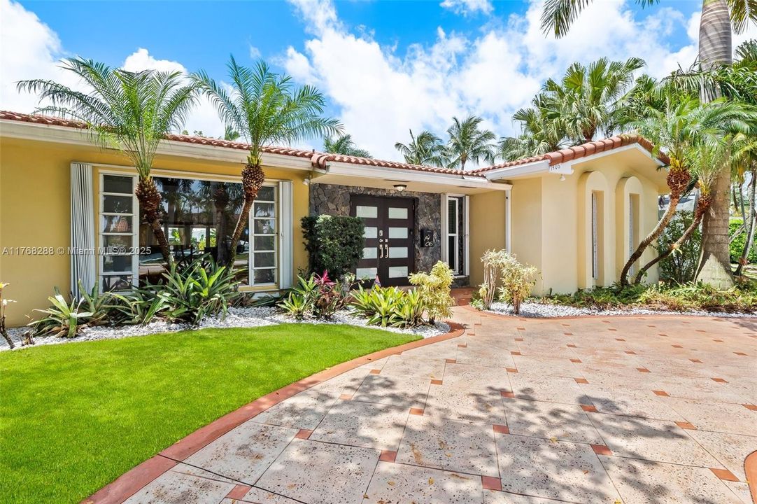 Недавно продано: $789,000 (3 спален, 2 ванн, 1957 Квадратных фут)