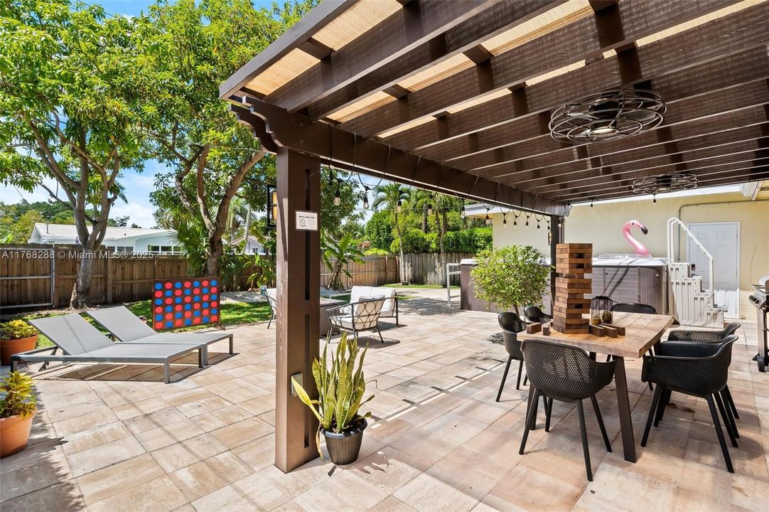 Недавно продано: $789,000 (3 спален, 2 ванн, 1957 Квадратных фут)