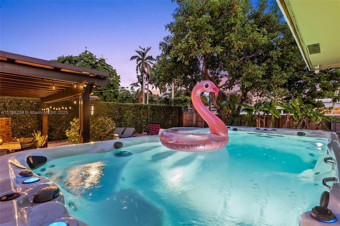 Недавно продано: $789,000 (3 спален, 2 ванн, 1957 Квадратных фут)