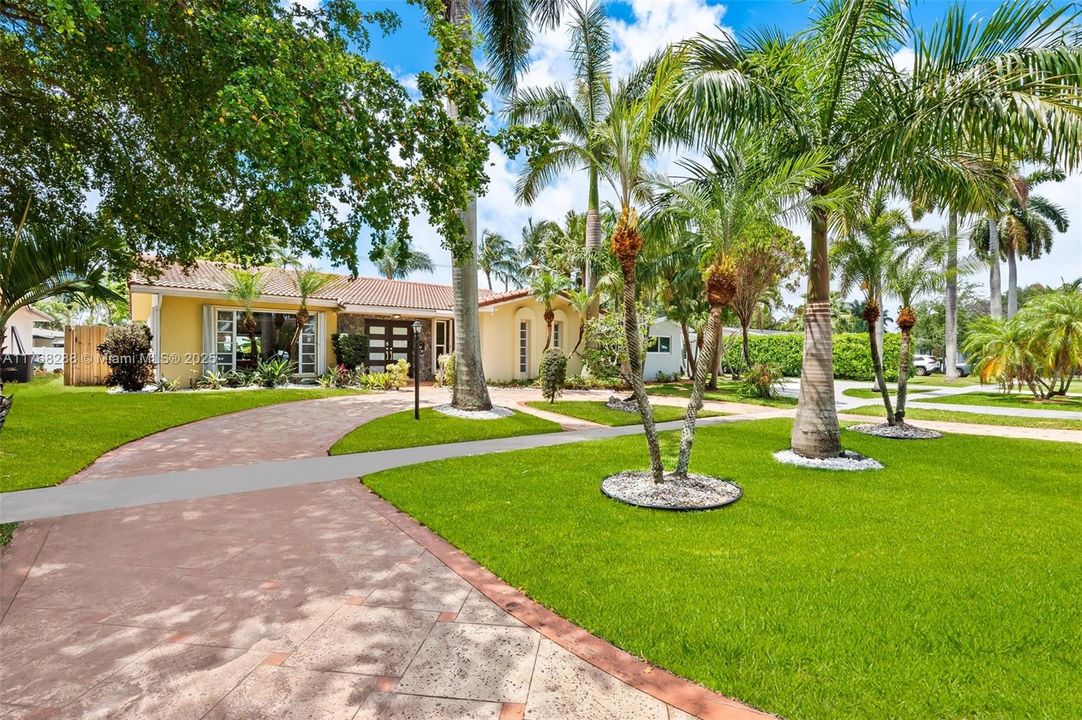 Недавно продано: $789,000 (3 спален, 2 ванн, 1957 Квадратных фут)