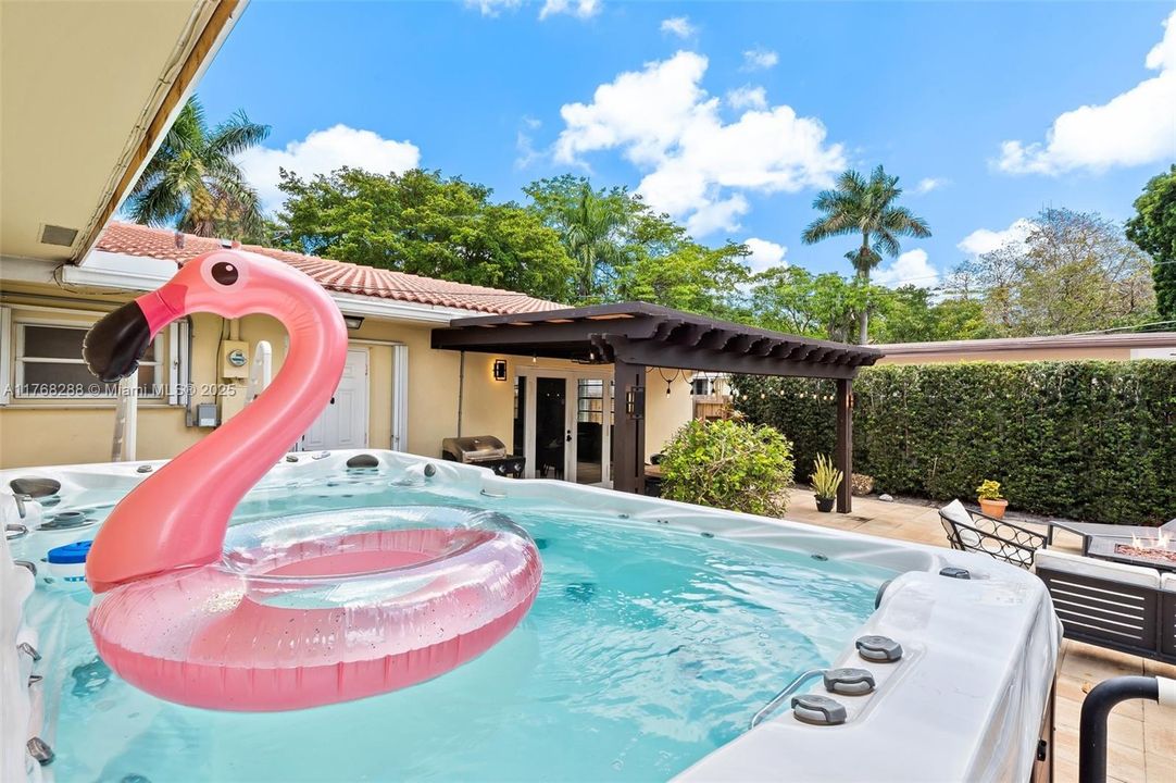 Недавно продано: $789,000 (3 спален, 2 ванн, 1957 Квадратных фут)