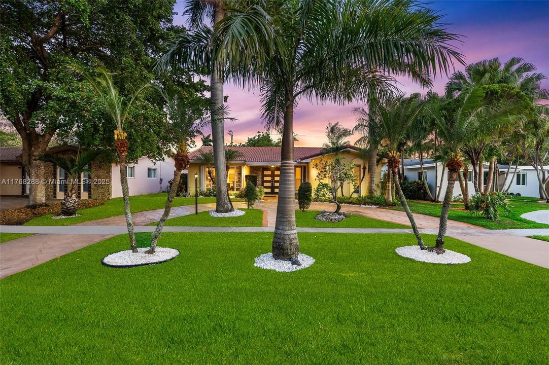 Недавно продано: $789,000 (3 спален, 2 ванн, 1957 Квадратных фут)