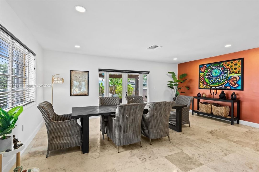 Недавно продано: $789,000 (3 спален, 2 ванн, 1957 Квадратных фут)