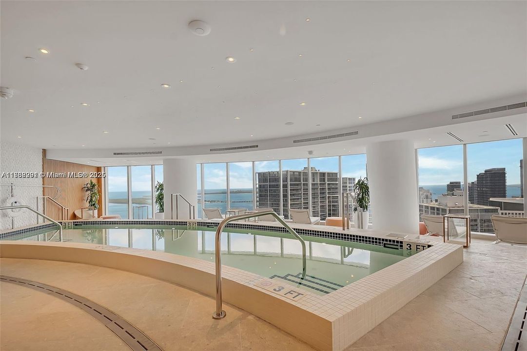 Recently Sold: $2,790,000 (3 beds, 2 baths, 2268 Square Feet)