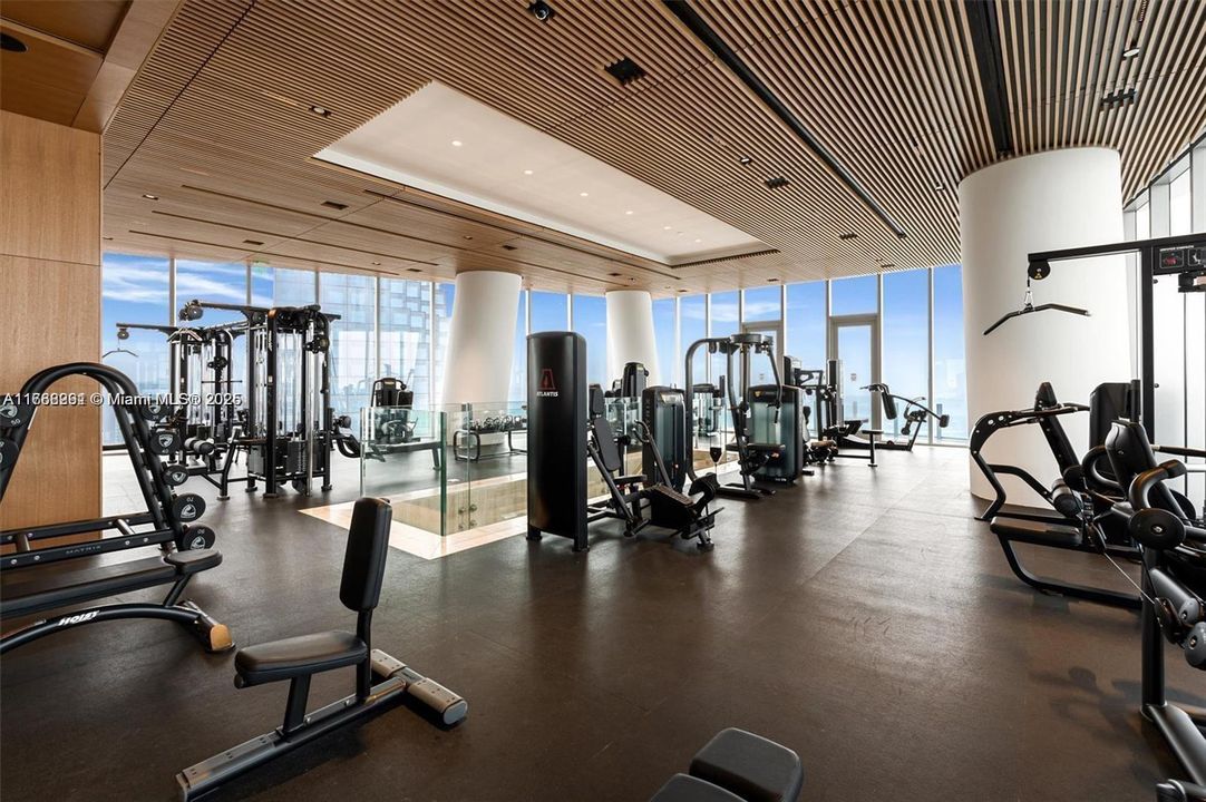 Recently Sold: $2,790,000 (3 beds, 2 baths, 2268 Square Feet)