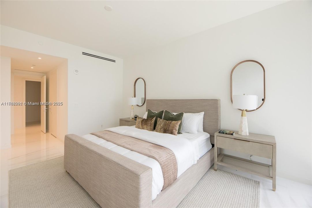 Recently Sold: $2,790,000 (3 beds, 2 baths, 2268 Square Feet)