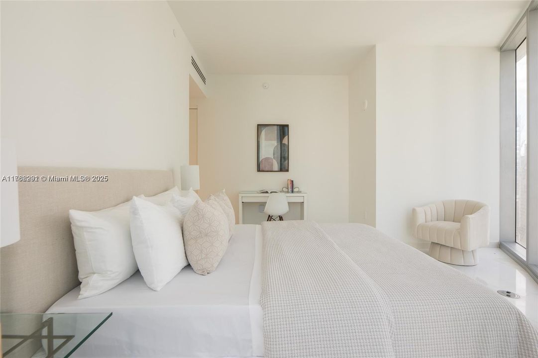 Recently Sold: $2,790,000 (3 beds, 2 baths, 2268 Square Feet)