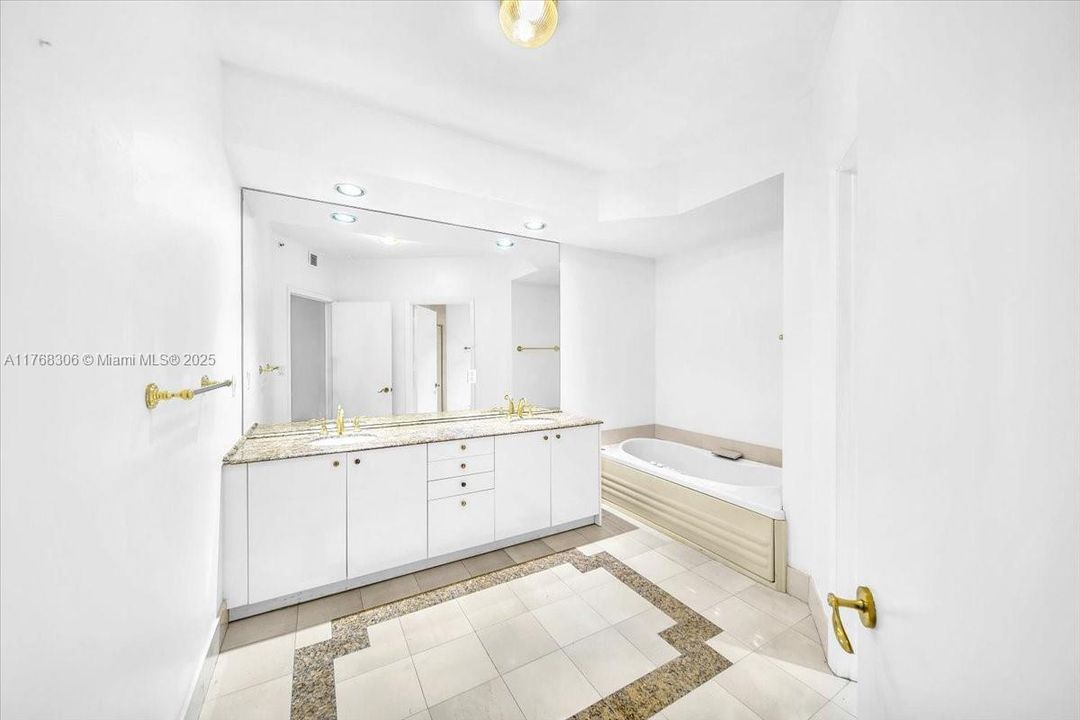 Recently Rented: $6,200 (1 beds, 1 baths, 1430 Square Feet)