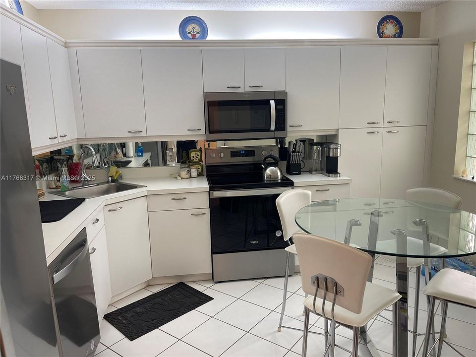 For Sale: $269,900 (3 beds, 2 baths, 1374 Square Feet)