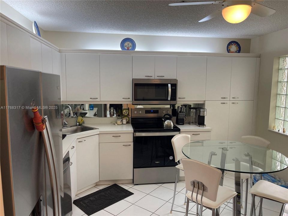 For Sale: $269,900 (3 beds, 2 baths, 1374 Square Feet)