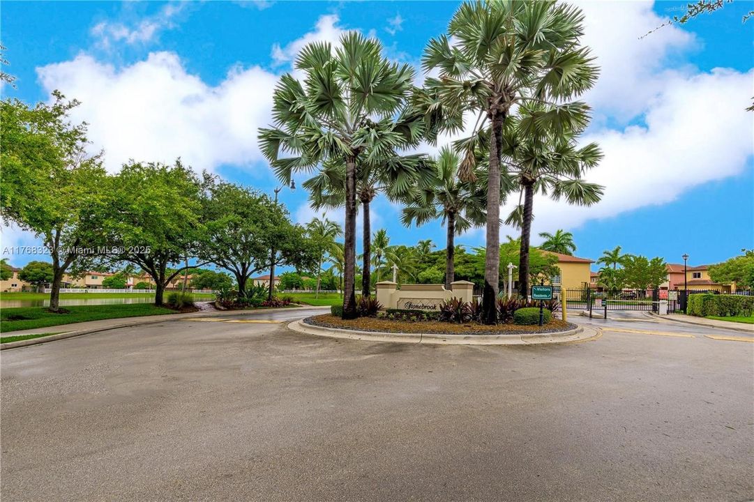 Vendido Recientemente: $649,000 (4 camas, 4 baños, 2603 Pies cuadrados)