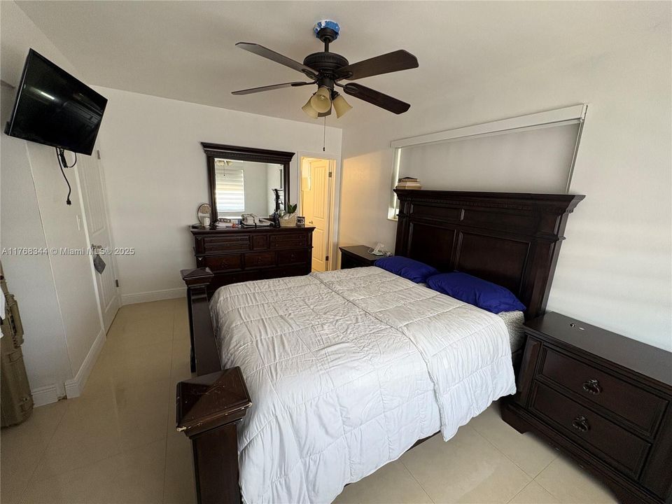 Recently Sold: $765,000 (3 beds, 2 baths, 1486 Square Feet)